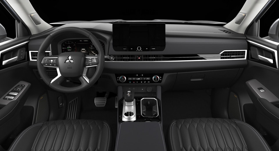 outlander-habitacle-spacieux